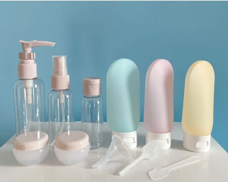 TRAVEL BOTTLE COSMETIC SET